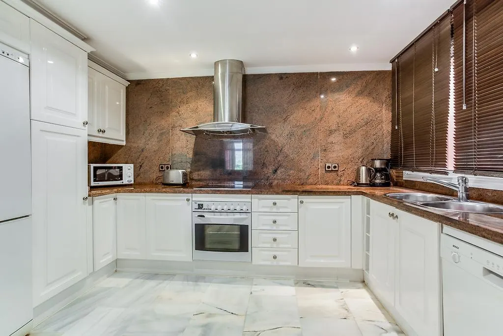 Magna Marbella Apartment ספרד
